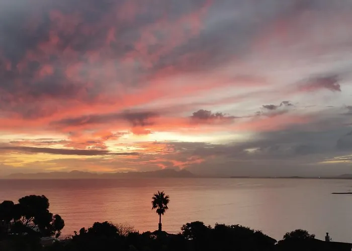 Gordon\'S Bay Sunset View